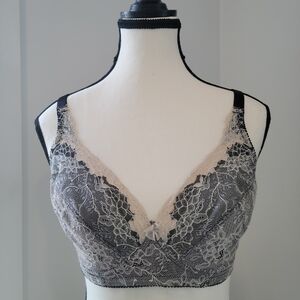 3/$30 Vintage Black and Cream Lace Bra